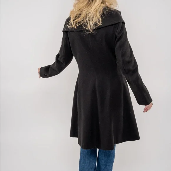 Coat - Picture 2 of 9